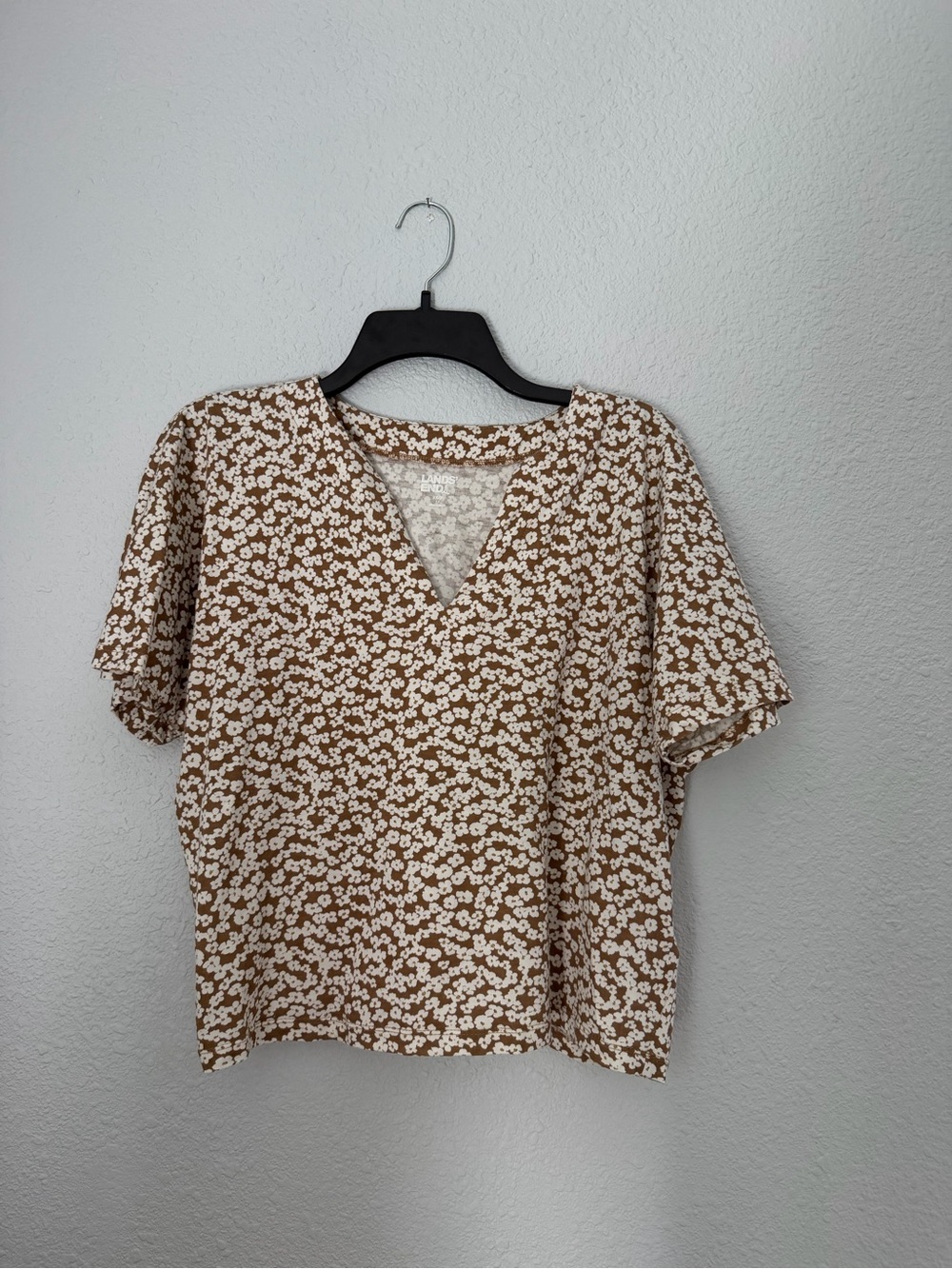 Lands’ End Floral V-Neck Cropped Tee